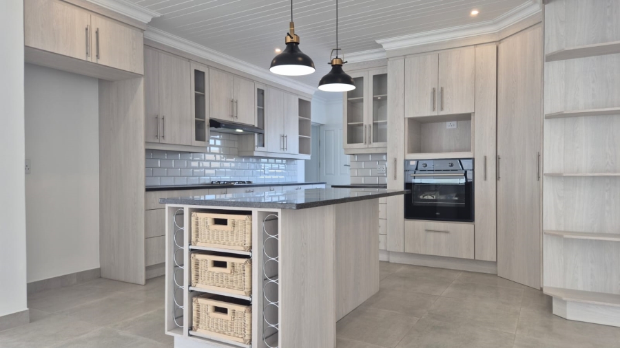 3 Bedroom Property for Sale in Stilbaai Wes Western Cape